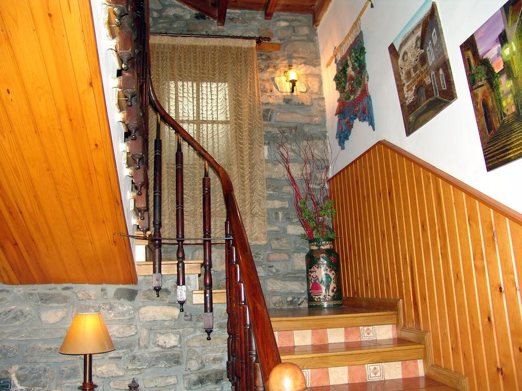 Hostal Pirineos Sarvise Hotel Eksteriør billede