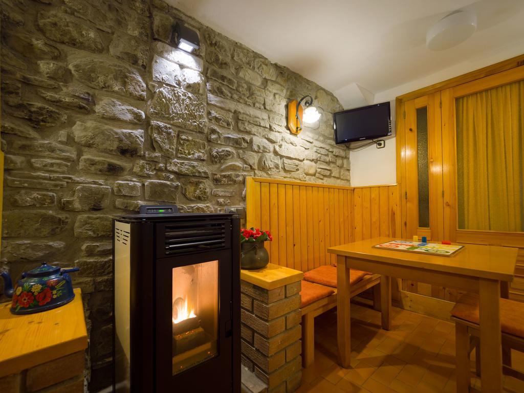 Hostal Pirineos Sarvise Hotel Eksteriør billede