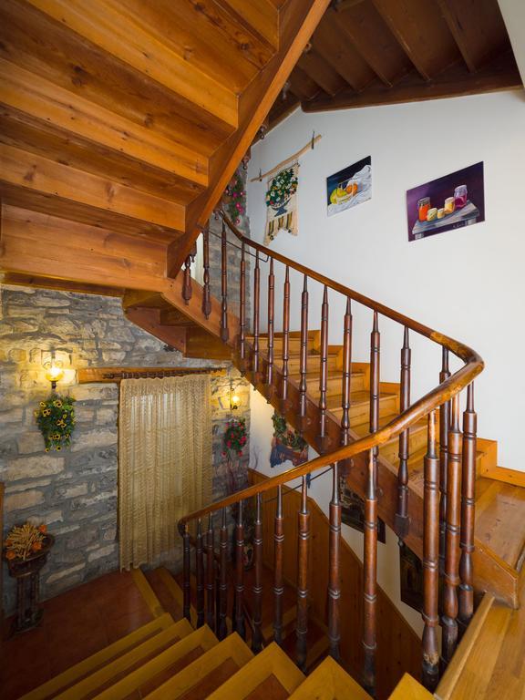 Hostal Pirineos Sarvise Hotel Eksteriør billede